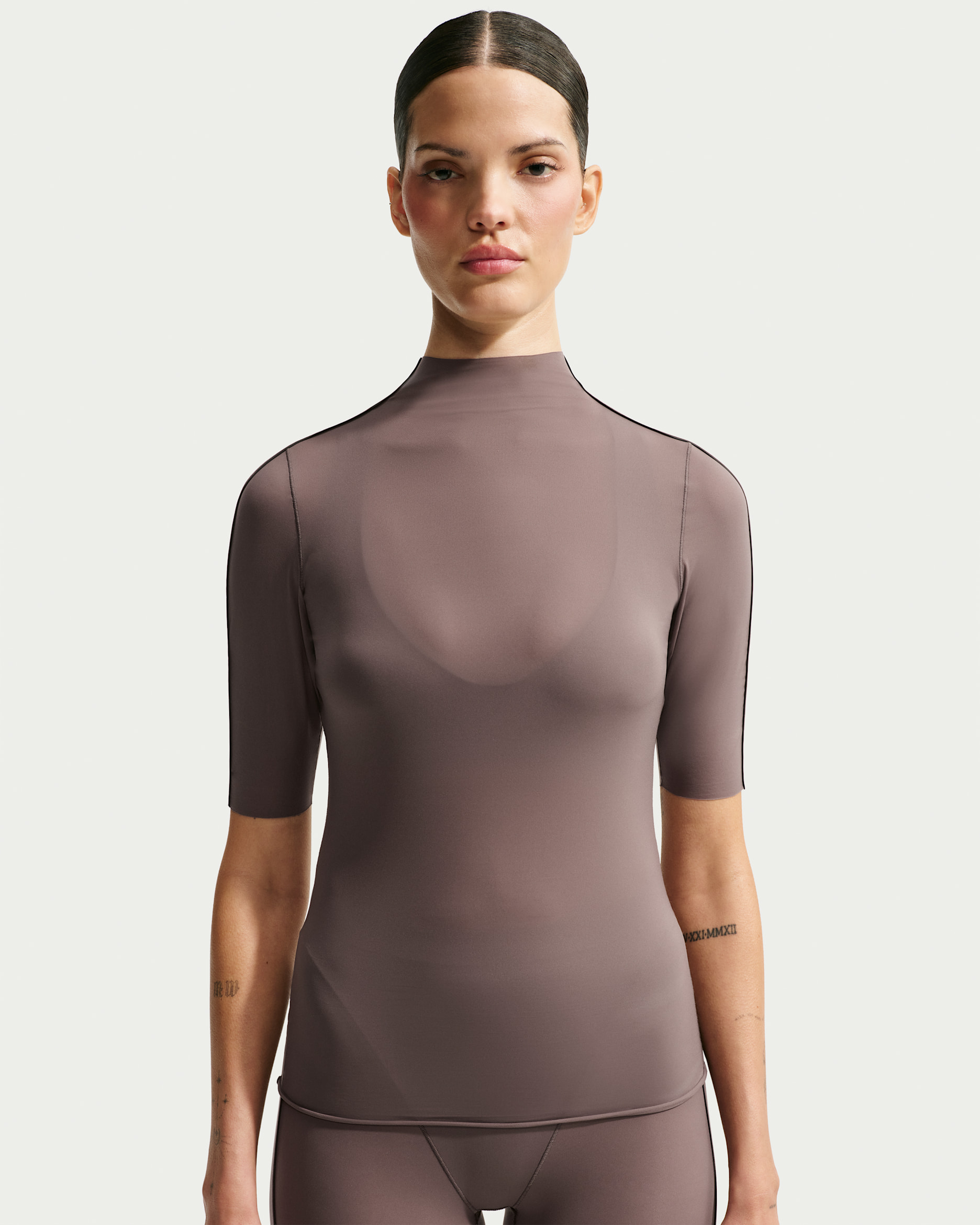 NikeSKIMS Weightless Women's Short-Sleeve T-Shirt. Nike.com